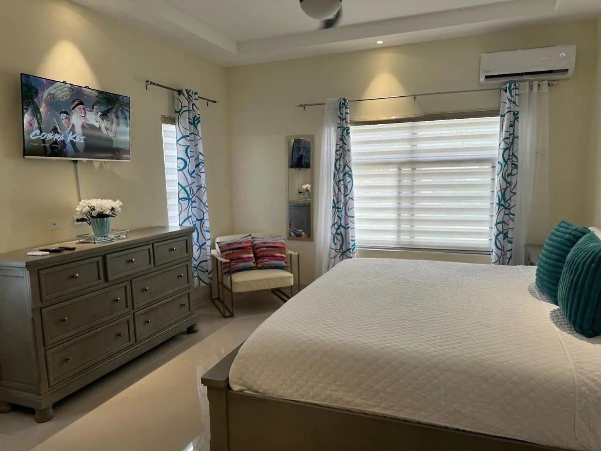 Vila Sincere Oasis - 3Br King Bed Infinity Pool Ocho Rios 0*,  Jamajka
